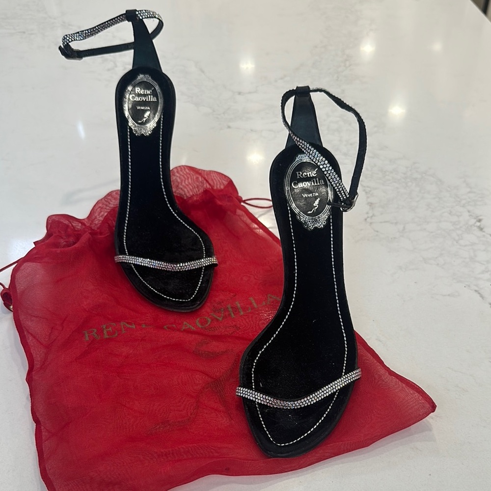 Rene Caovilla Black Heels with Elegant Design